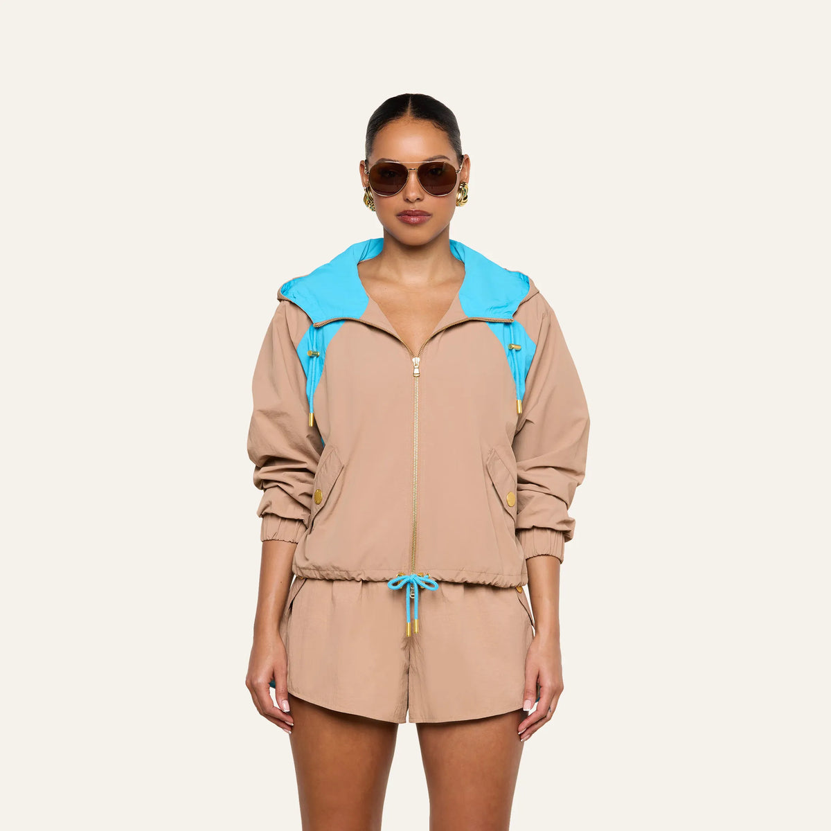 Light Hazelnut/Capri Blue