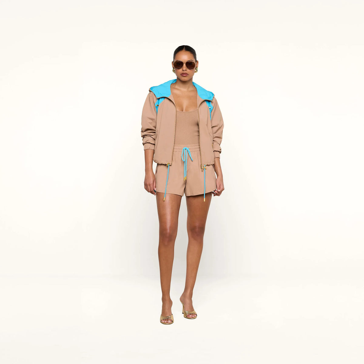 Light Hazelnut/Capri Blue