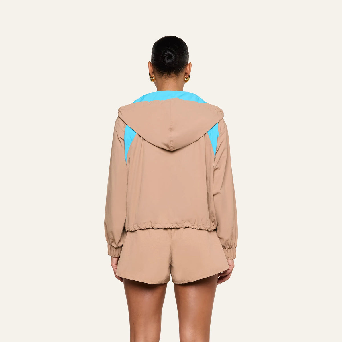 Light Hazelnut/Capri Blue