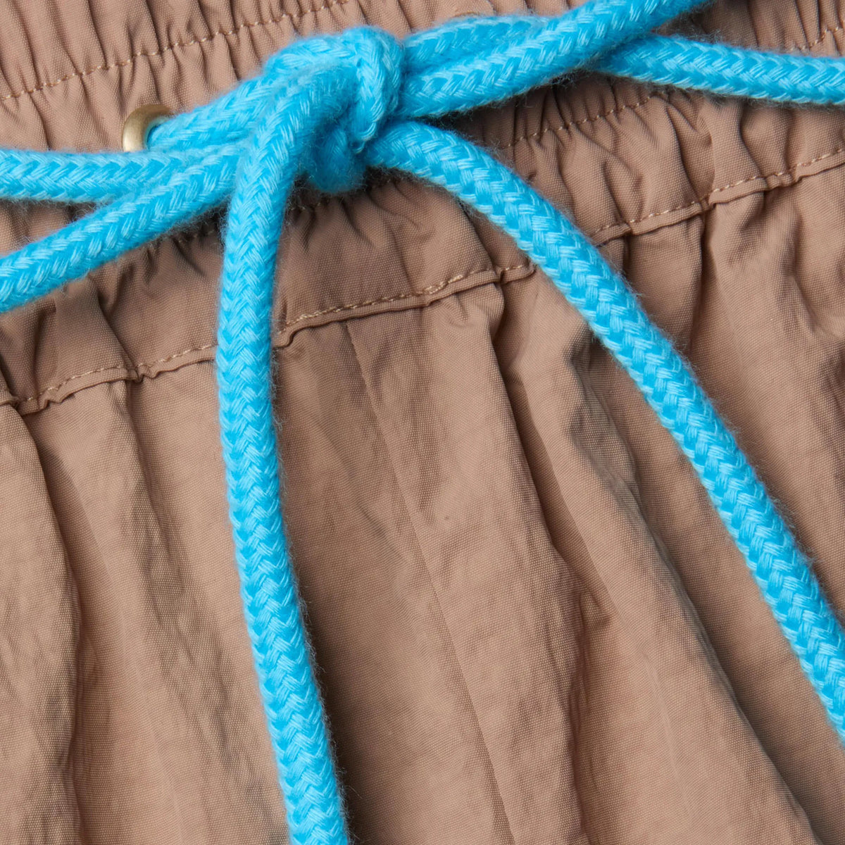 Light Hazelnut/Capri Blue