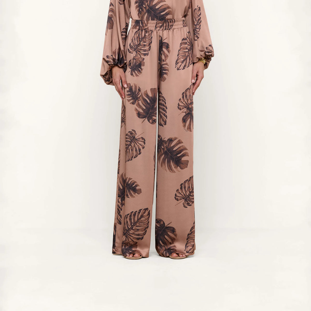 Hazelnut Multi Large Palm