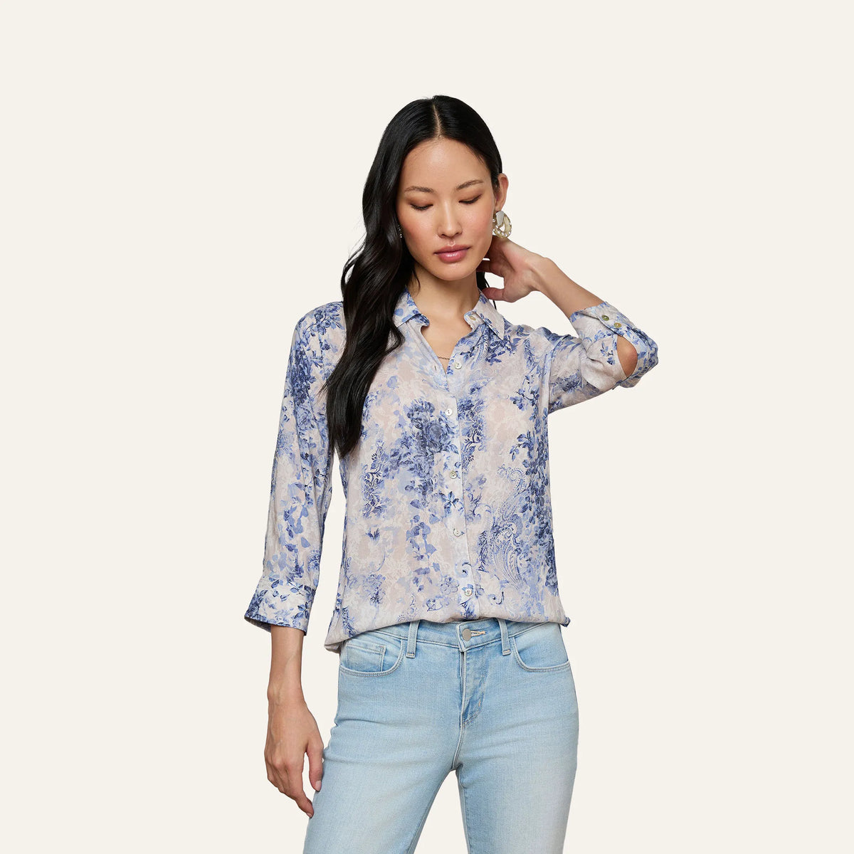 Ivory/Blue Watercolor Lace Paisley