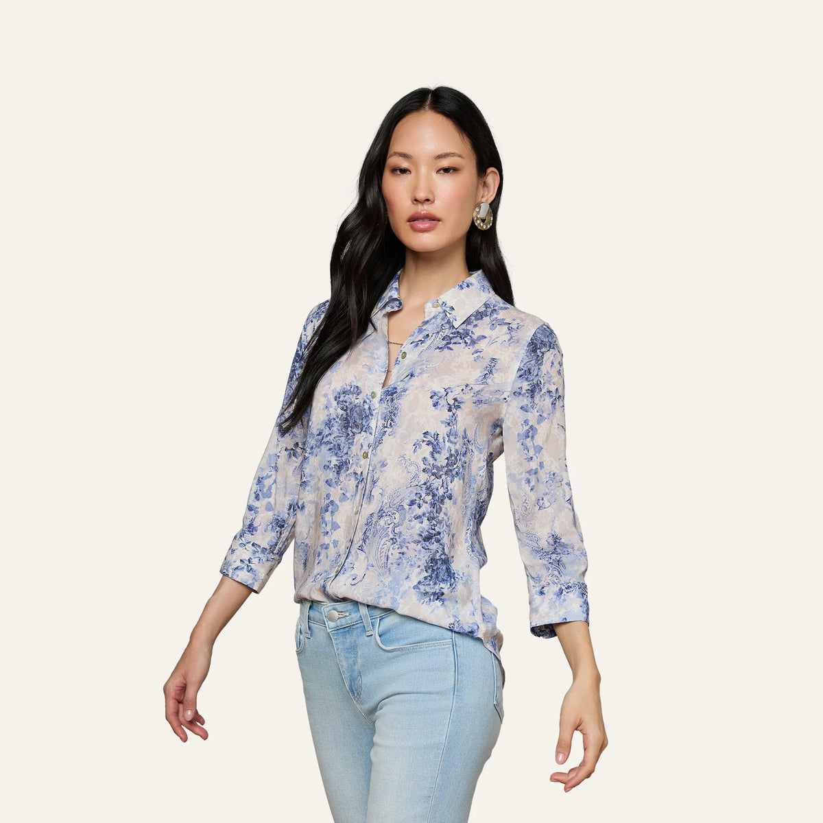 Ivory/Blue Watercolor Lace Paisley