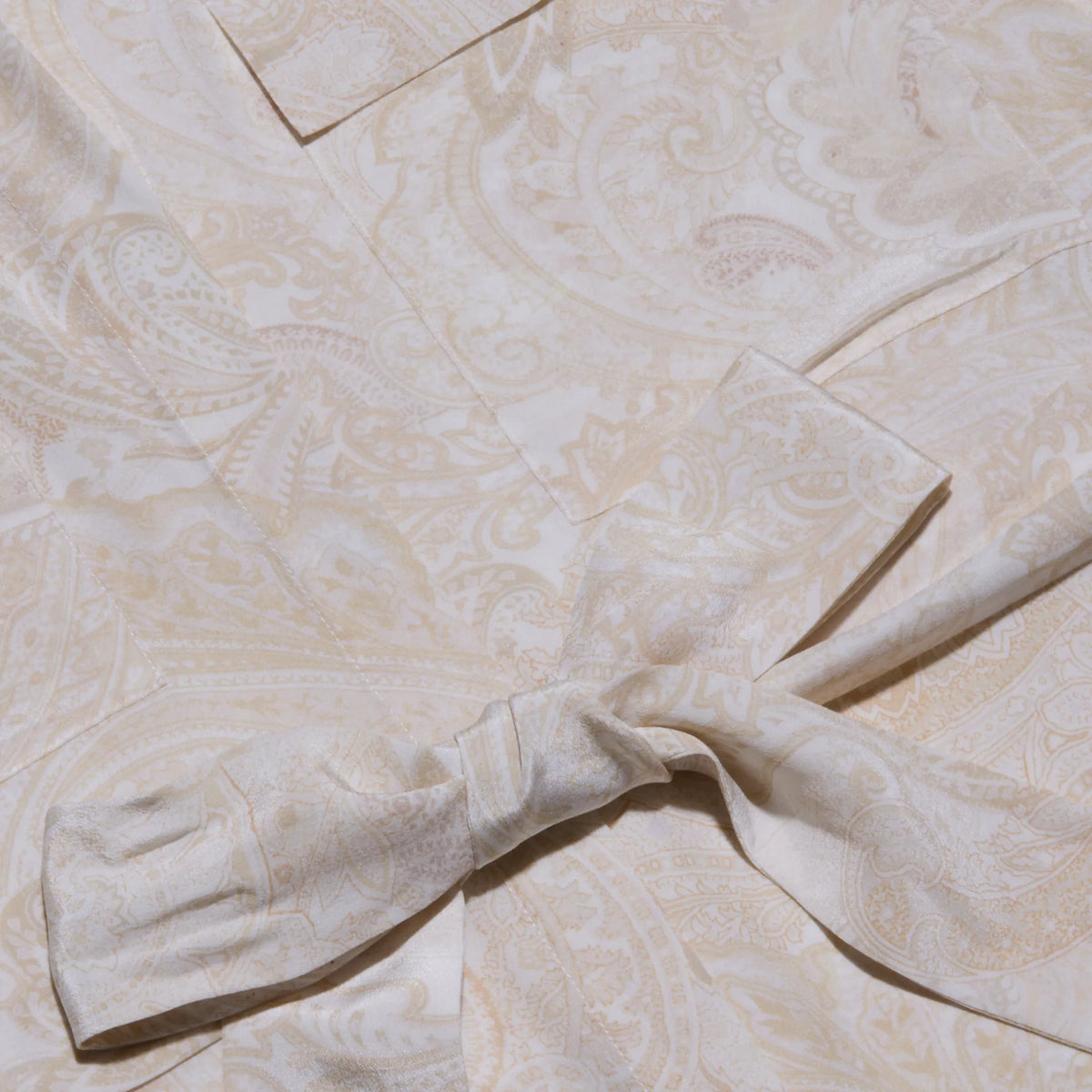 Vintage White Tonal Paisley